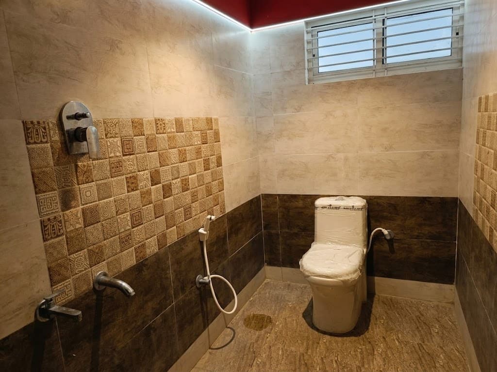 1BHK modern bathroom